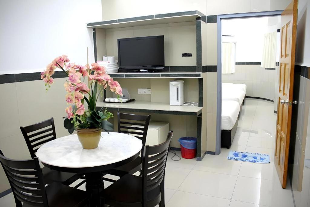 Hotel Burmahtel 2*