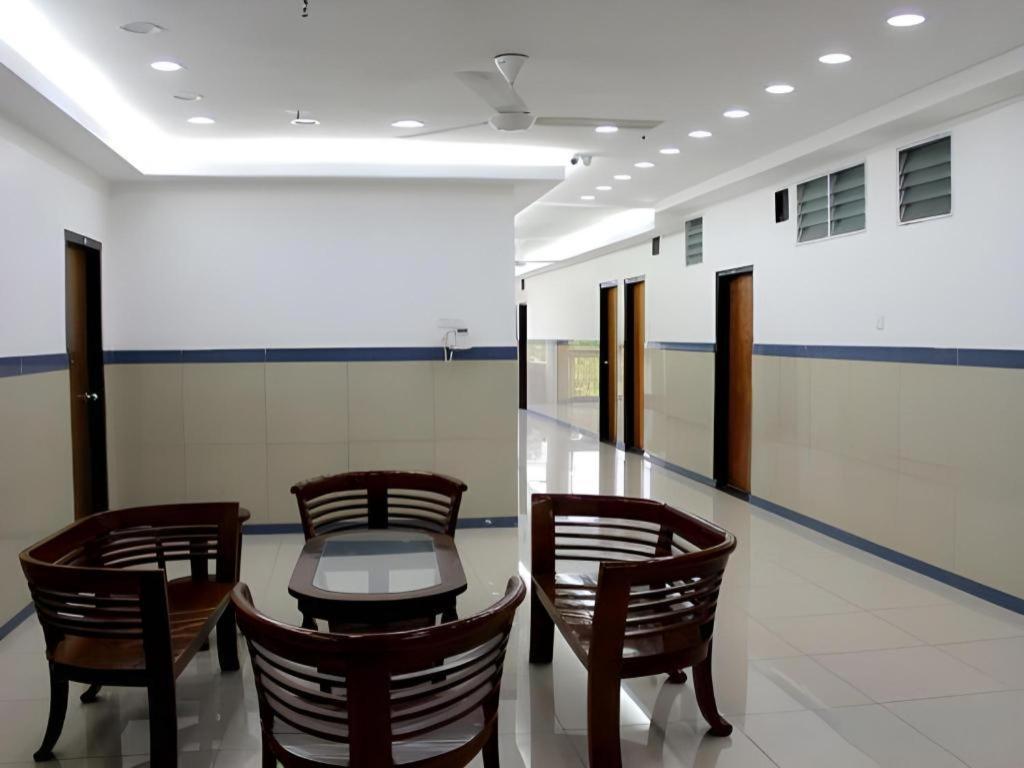 Hotel Burmahtel 2*